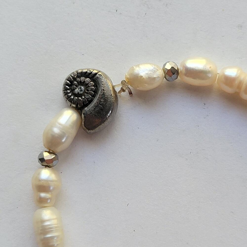 White Freshwater Pearl Beaded Bracelet Sea Life Shell Charm Stretch Jewelry Gift - Picture 10 of 16